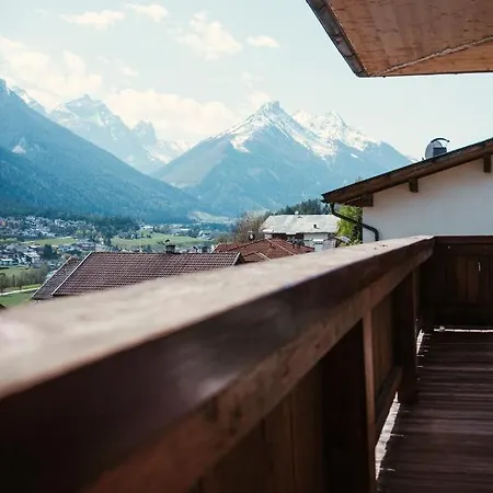 Koenigin Serles - Grosszuegig, Gemuetlich & Nachhaltig