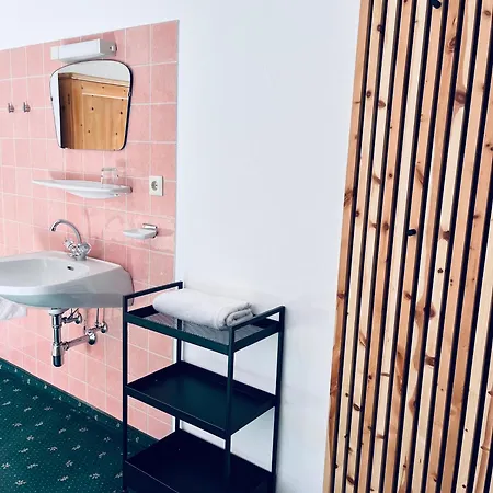 Koenigin Serles - Grosszuegig, Gemuetlich & Nachhaltig *